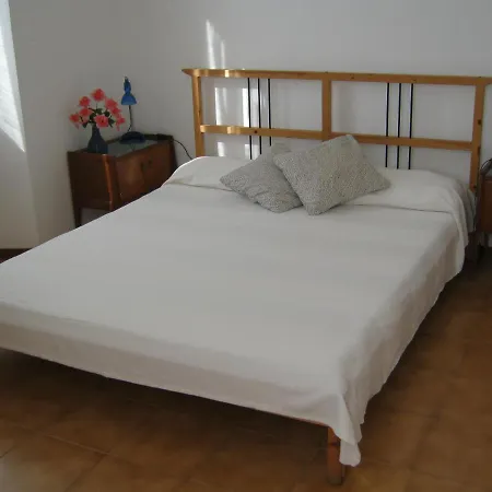 Vicino Alla Spiaggia - Near The Beach Apartment *