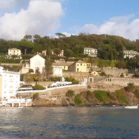 Vicino Alla Spiaggia - Near The Beach Apartment *